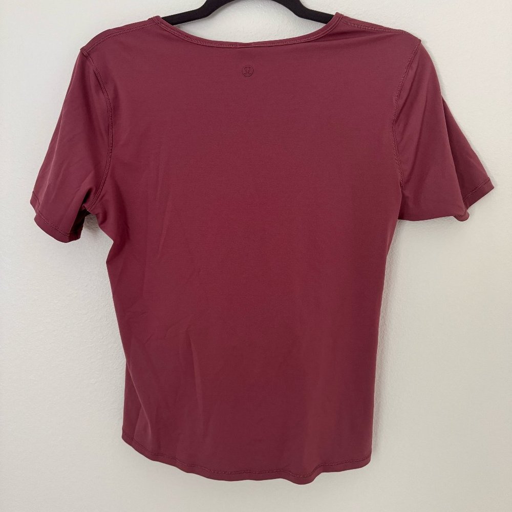 LULULEMON TOP
